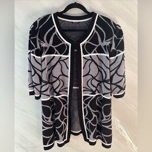 Misook 2X/3X Black, Gray, White Short Sleeve Eye/Hook Closure Jacket Artsy